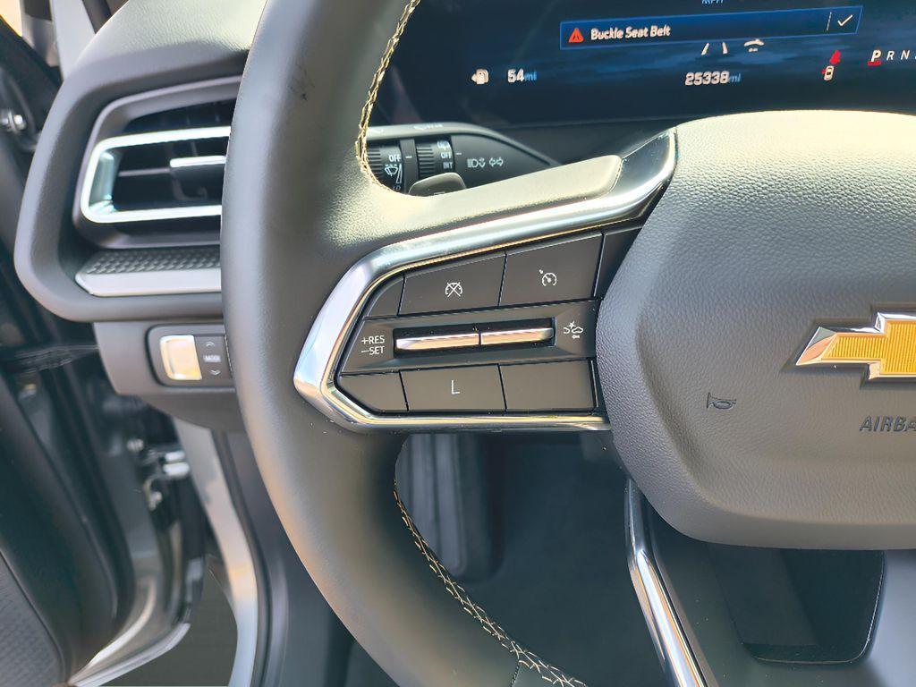 used 2024 Chevrolet Traverse car, priced at $34,878