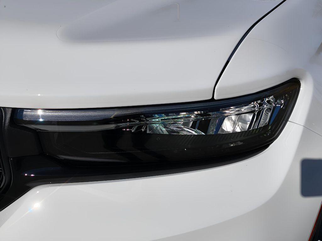 new 2025 Jeep Grand Cherokee car, priced at $37,060