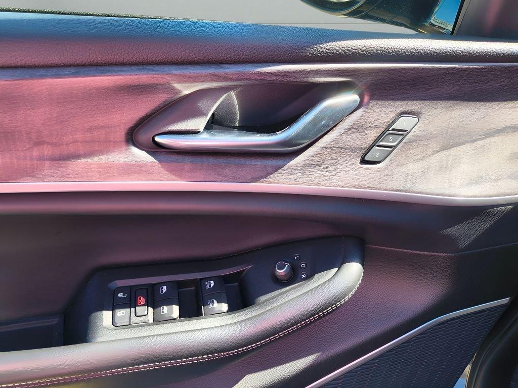 used 2022 Jeep Grand Cherokee car, priced at $28,933