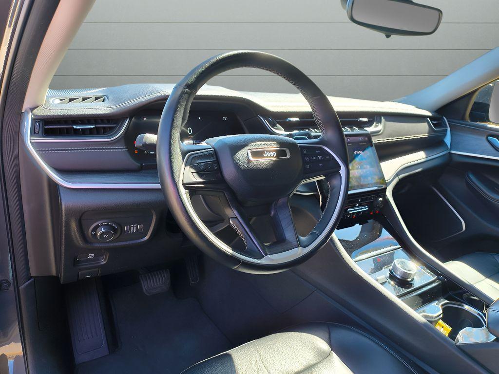 used 2022 Jeep Grand Cherokee car, priced at $28,864