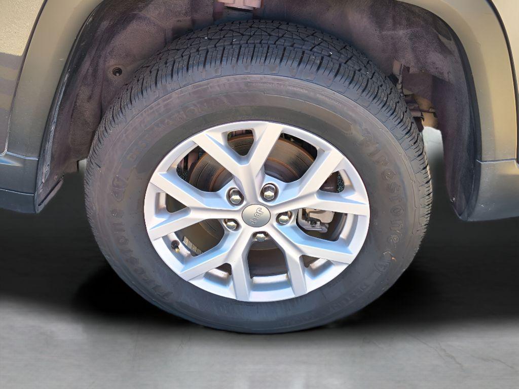 used 2022 Jeep Grand Cherokee car, priced at $28,864