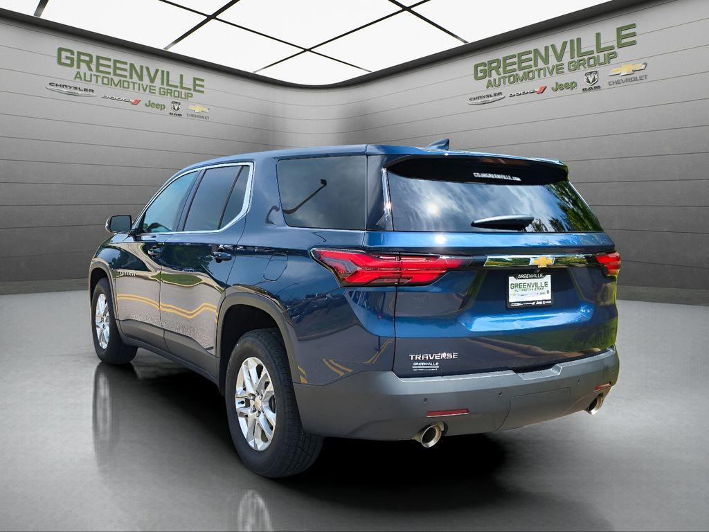 used 2022 Chevrolet Traverse car, priced at $17,560
