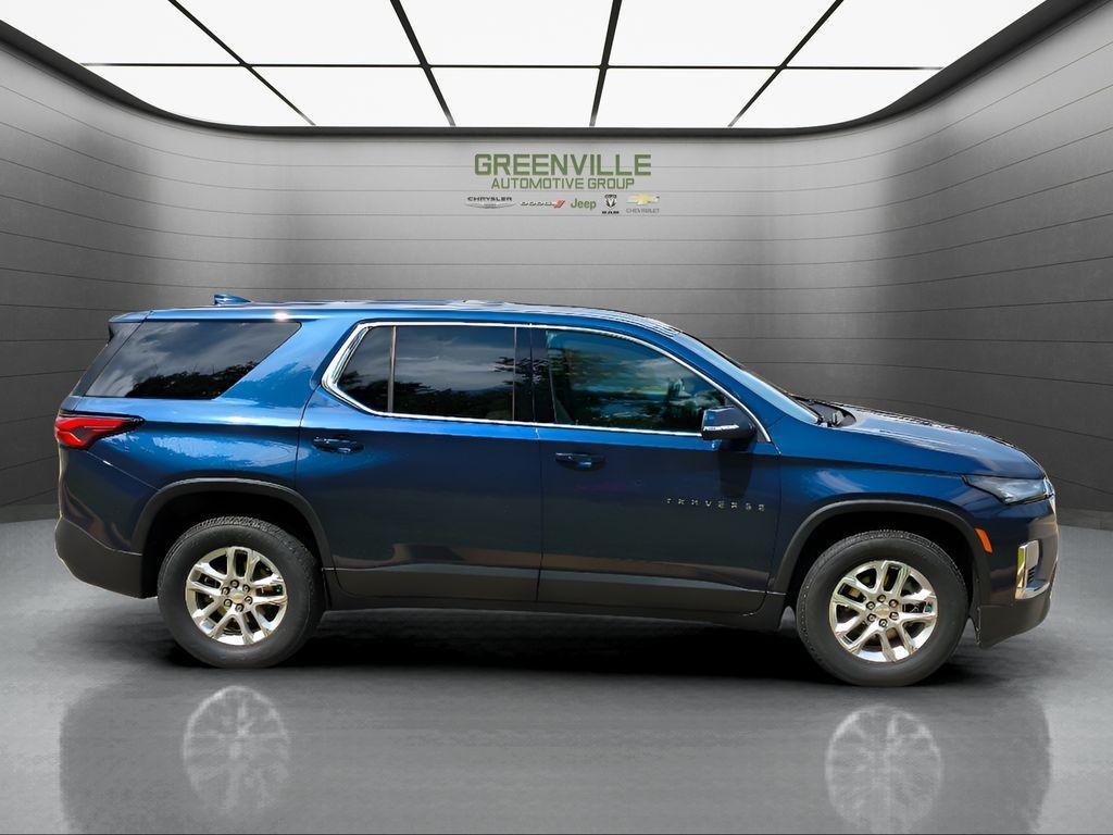 used 2022 Chevrolet Traverse car, priced at $17,560