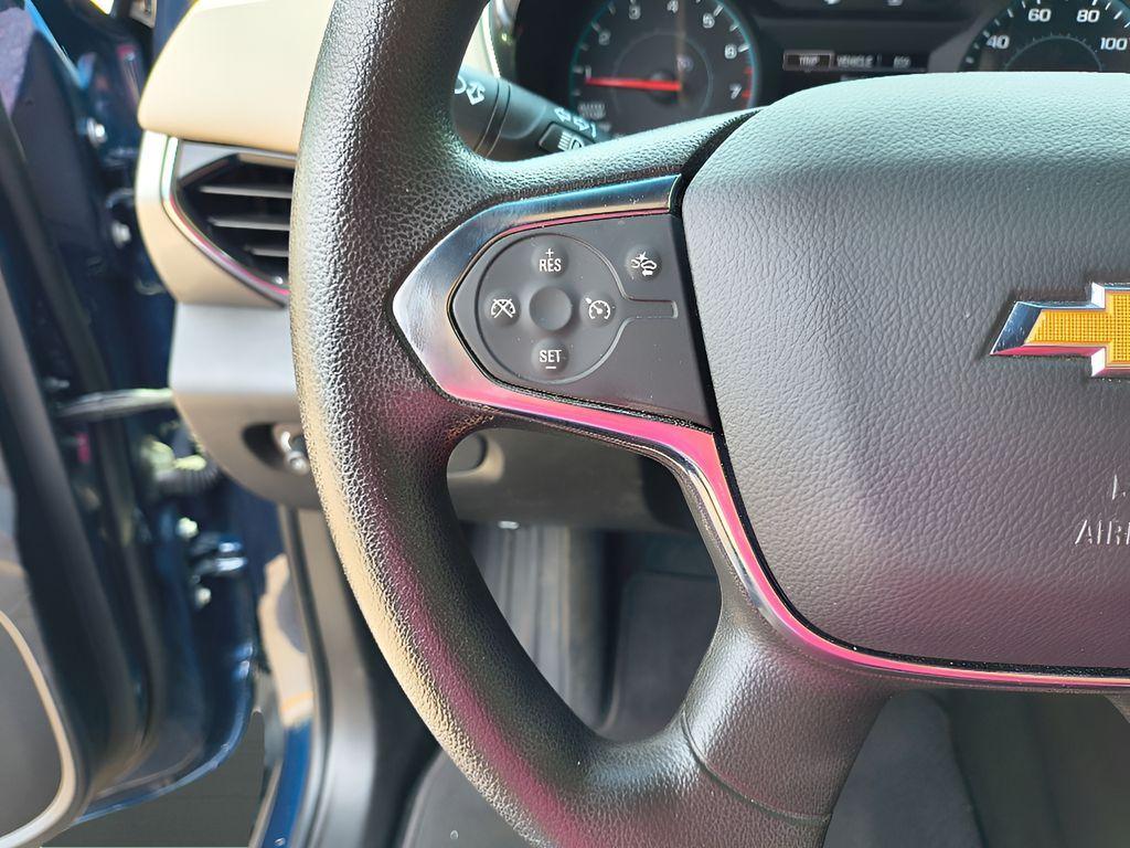 used 2022 Chevrolet Traverse car, priced at $17,560