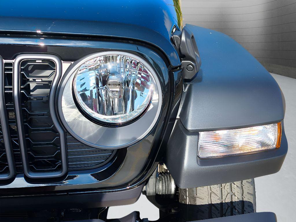 new 2025 Jeep Gladiator car, priced at $39,770