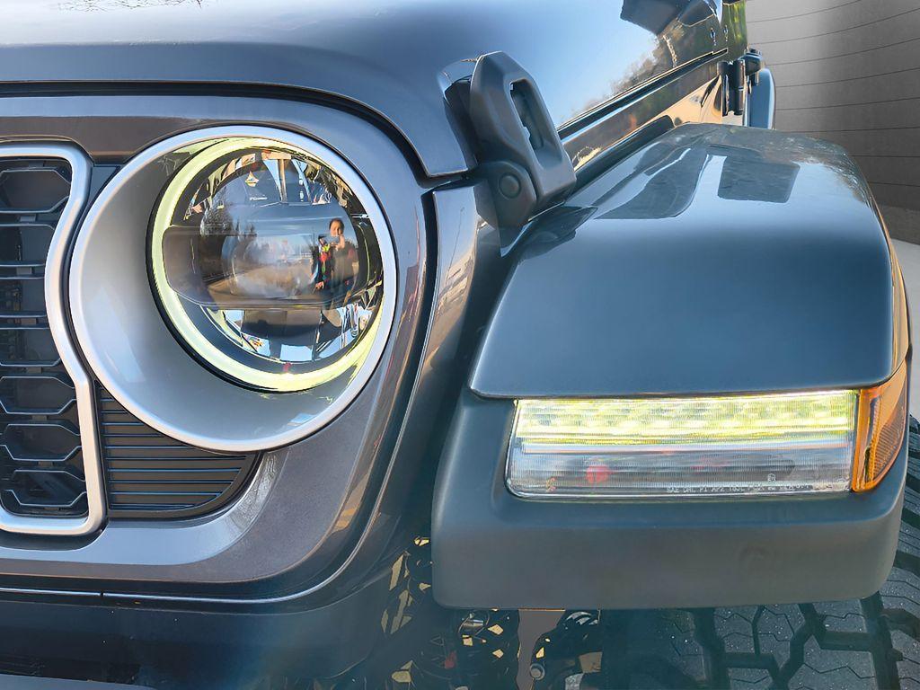 new 2025 Jeep Wrangler car, priced at $53,995