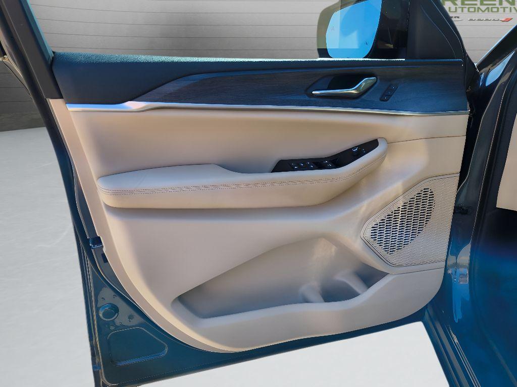 used 2024 Jeep Grand Cherokee L car, priced at $36,989