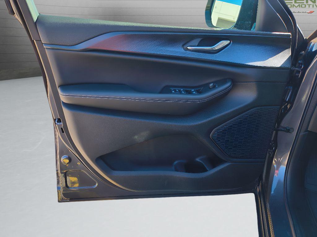 new 2025 Jeep Grand Cherokee car, priced at $36,730