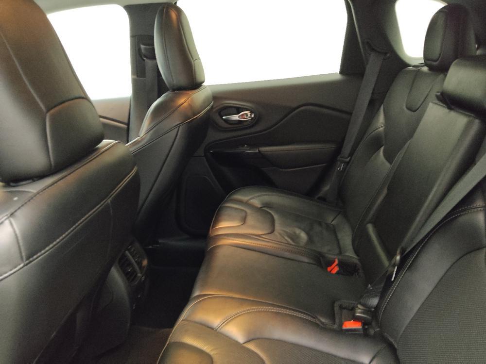 used 2023 Jeep Cherokee car, priced at $20,995