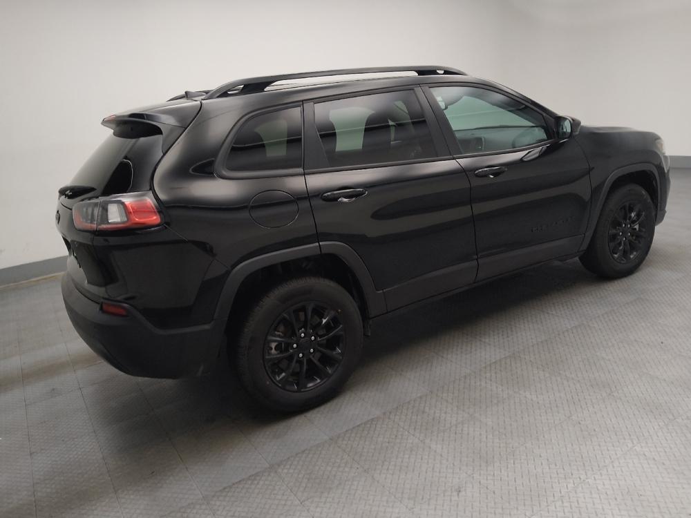 used 2023 Jeep Cherokee car, priced at $22,095