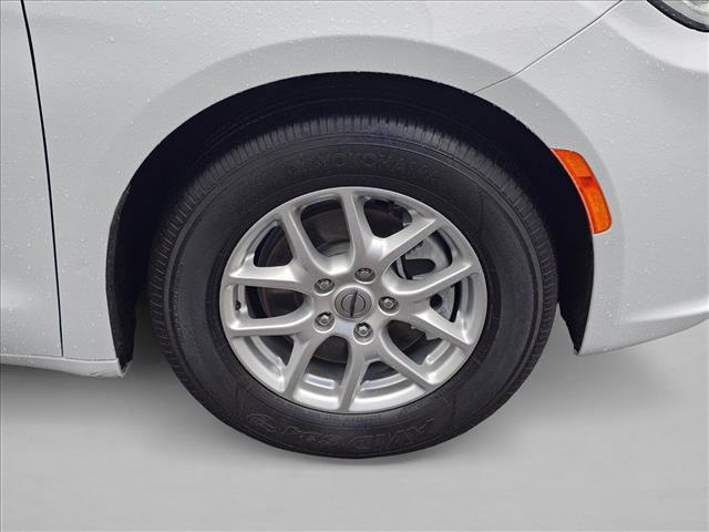 used 2022 Chrysler Pacifica car, priced at $23,578