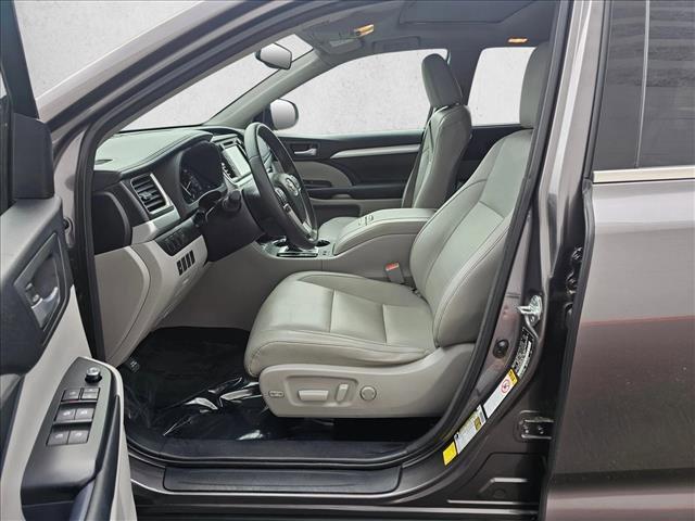 used 2015 Toyota Highlander car, priced at $21,555