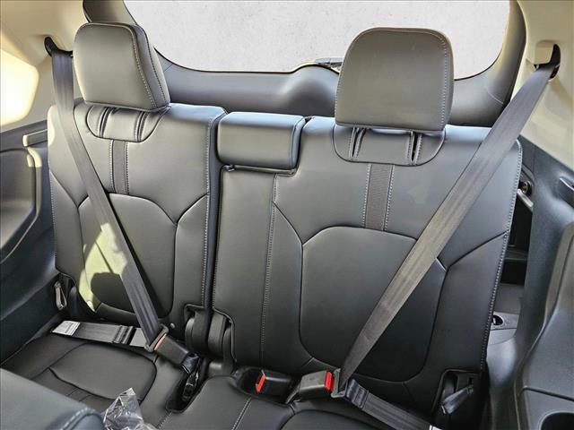 new 2025 Honda Pilot car, priced at $45,122