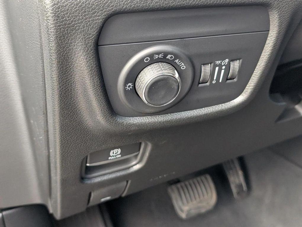 new 2026 Jeep Grand Cherokee car, priced at $46,778