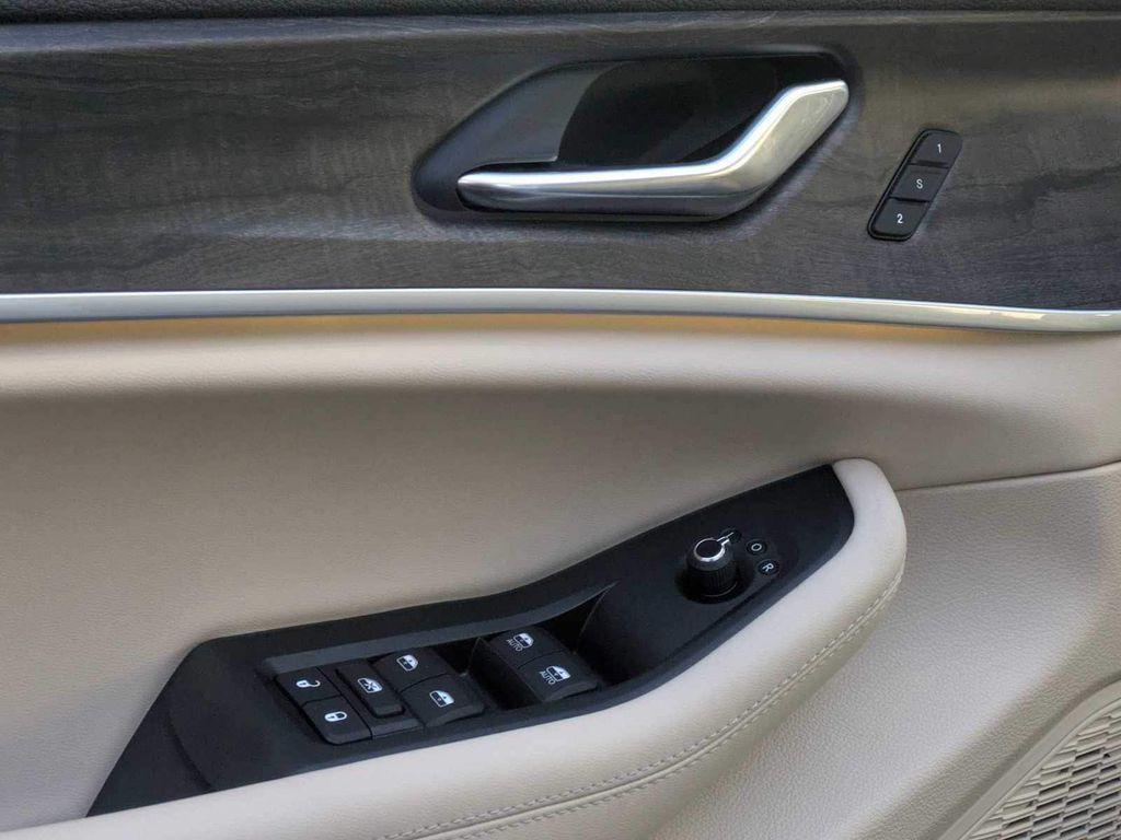 new 2025 Jeep Grand Cherokee car, priced at $50,862