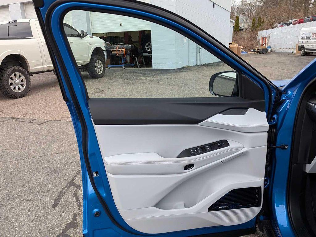 new 2026 Jeep Cherokee car, priced at $42,000