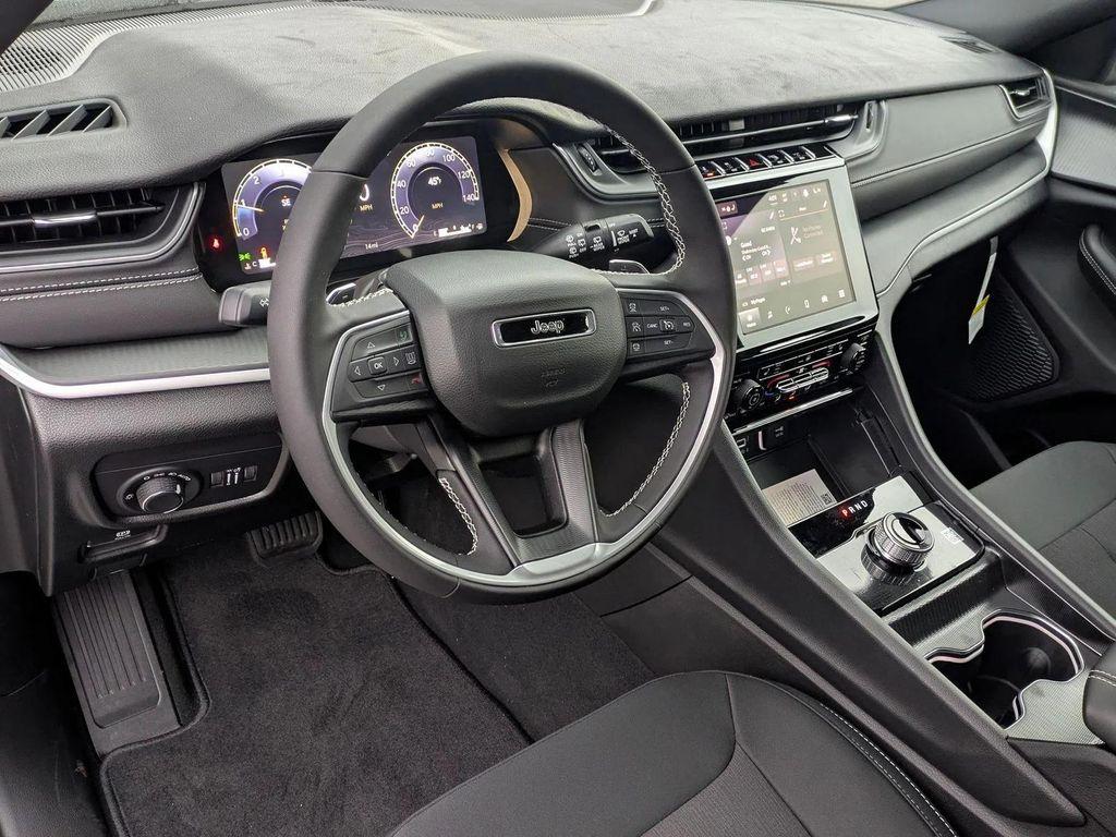 new 2025 Jeep Grand Cherokee L car, priced at $39,027