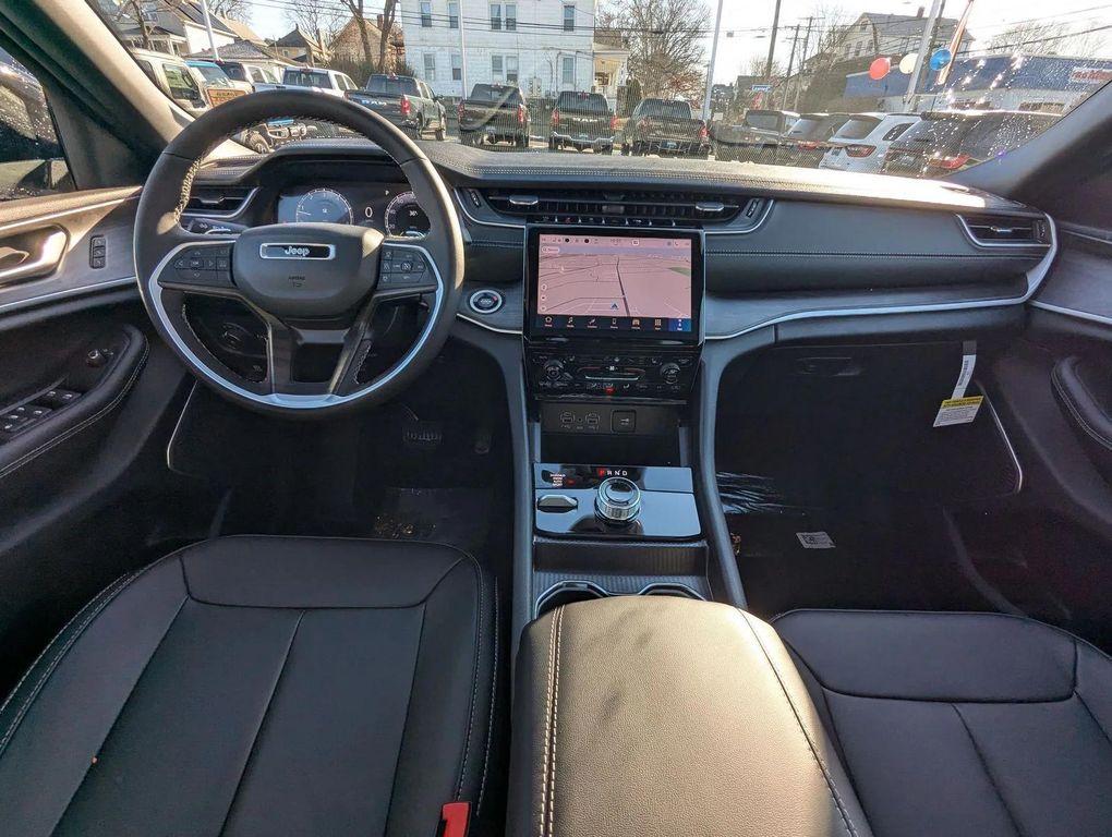 new 2025 Jeep Grand Cherokee L car, priced at $52,623