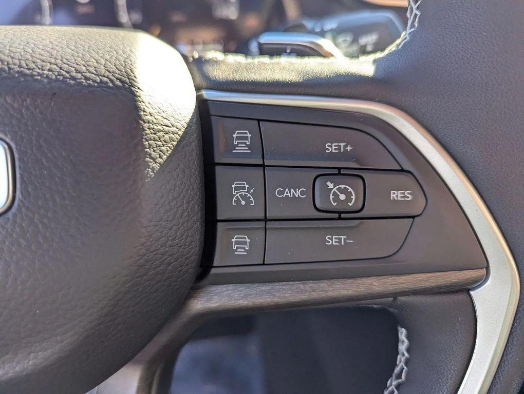 new 2025 Jeep Grand Cherokee L car, priced at $52,623