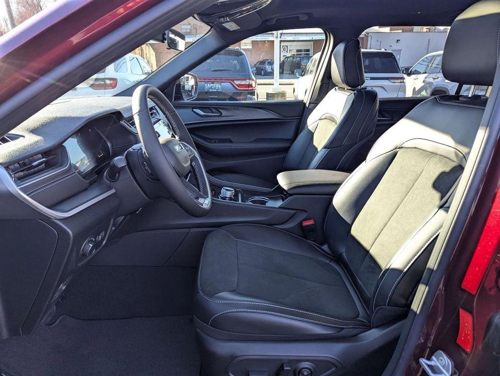 new 2025 Jeep Grand Cherokee L car, priced at $46,024