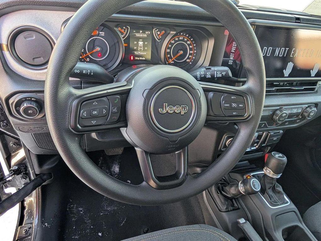 new 2026 Jeep Wrangler car, priced at $41,036