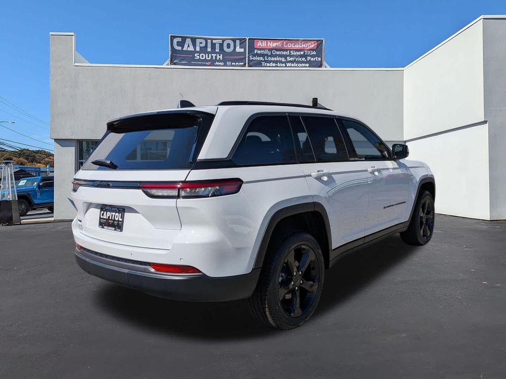 new 2026 Jeep Grand Cherokee car, priced at $47,000
