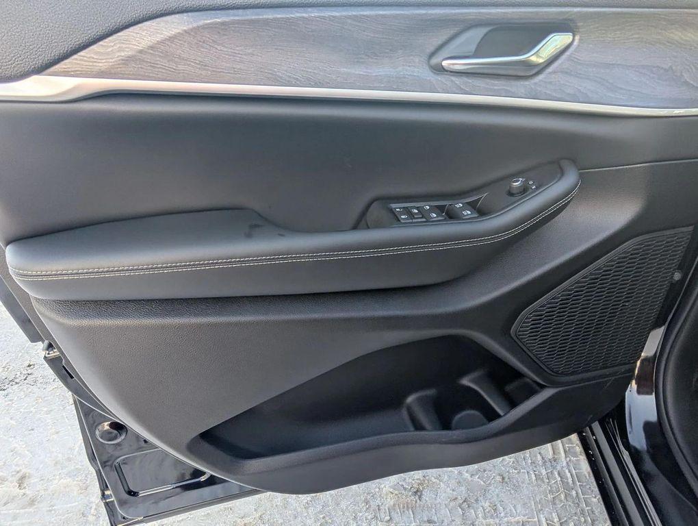 new 2026 Jeep Grand Cherokee car, priced at $46,778