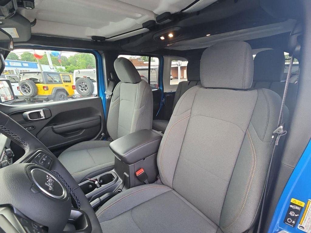 new 2025 Jeep Wrangler car, priced at $43,335