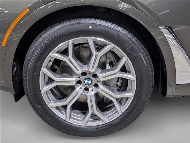 new 2026 BMW X7 car, priced at $92,665