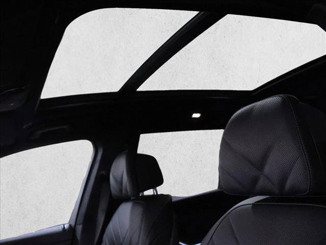 new 2026 BMW X7 car, priced at $100,315