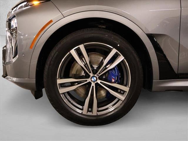 new 2026 BMW X7 car, priced at $100,315