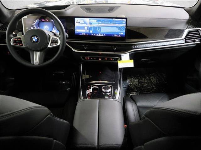 new 2026 BMW X7 car, priced at $100,315