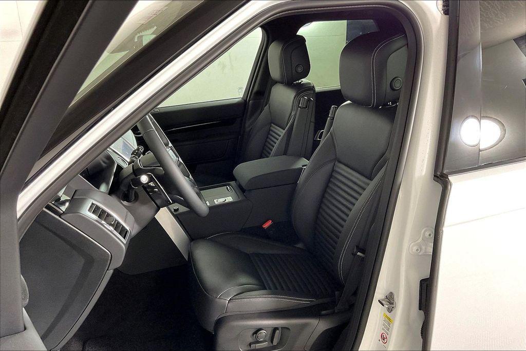 new 2026 Land Rover Discovery car