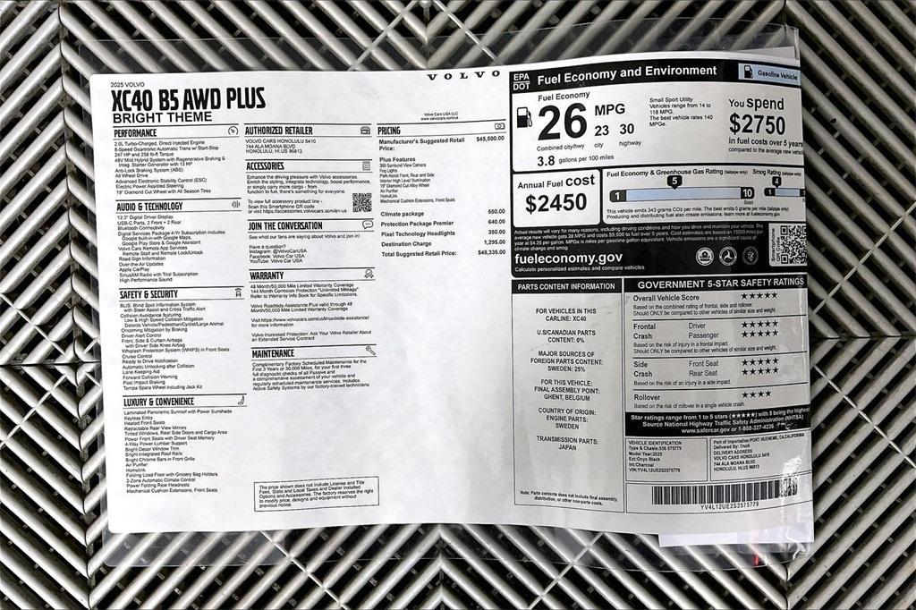 new 2025 Volvo XC40 car