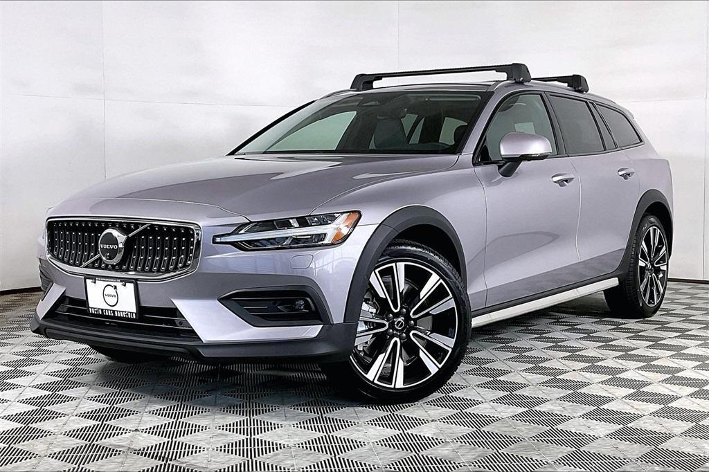 new 2026 Volvo V60 Cross Country car