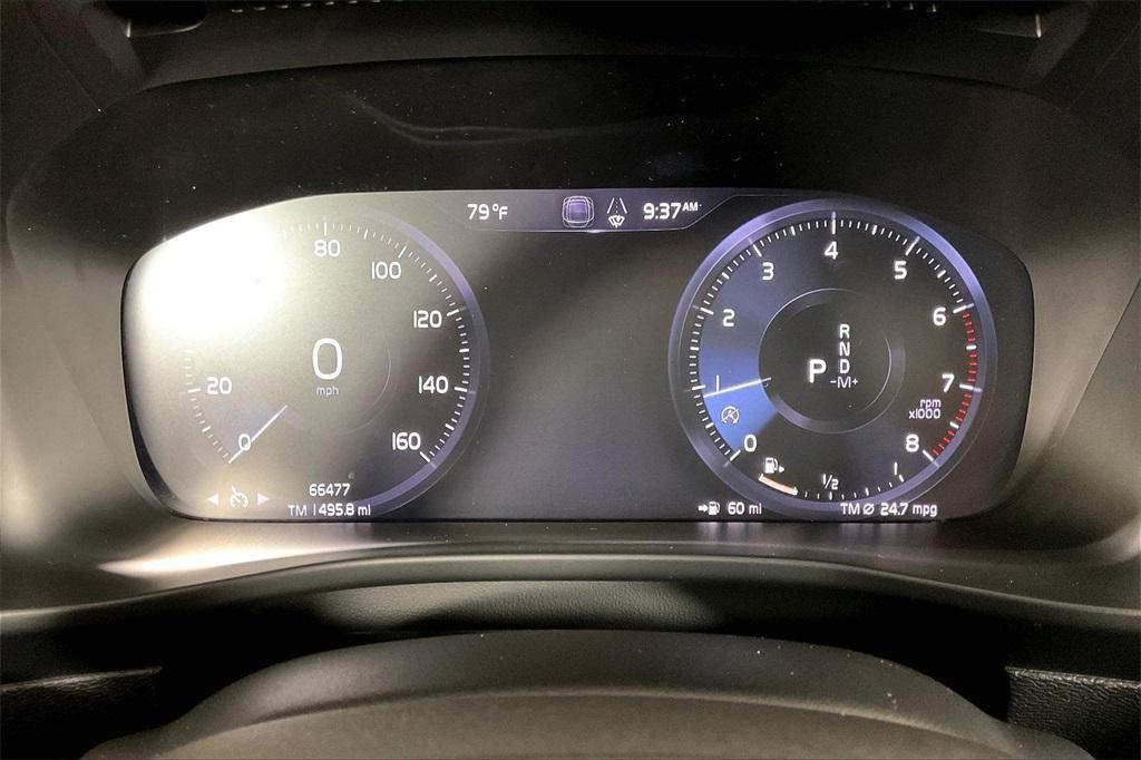 used 2022 Volvo XC40 car, priced at $20,995