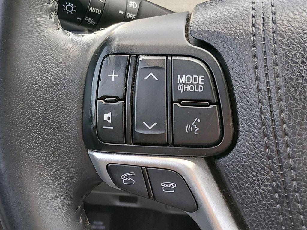 used 2016 Toyota Highlander car, priced at $19,202
