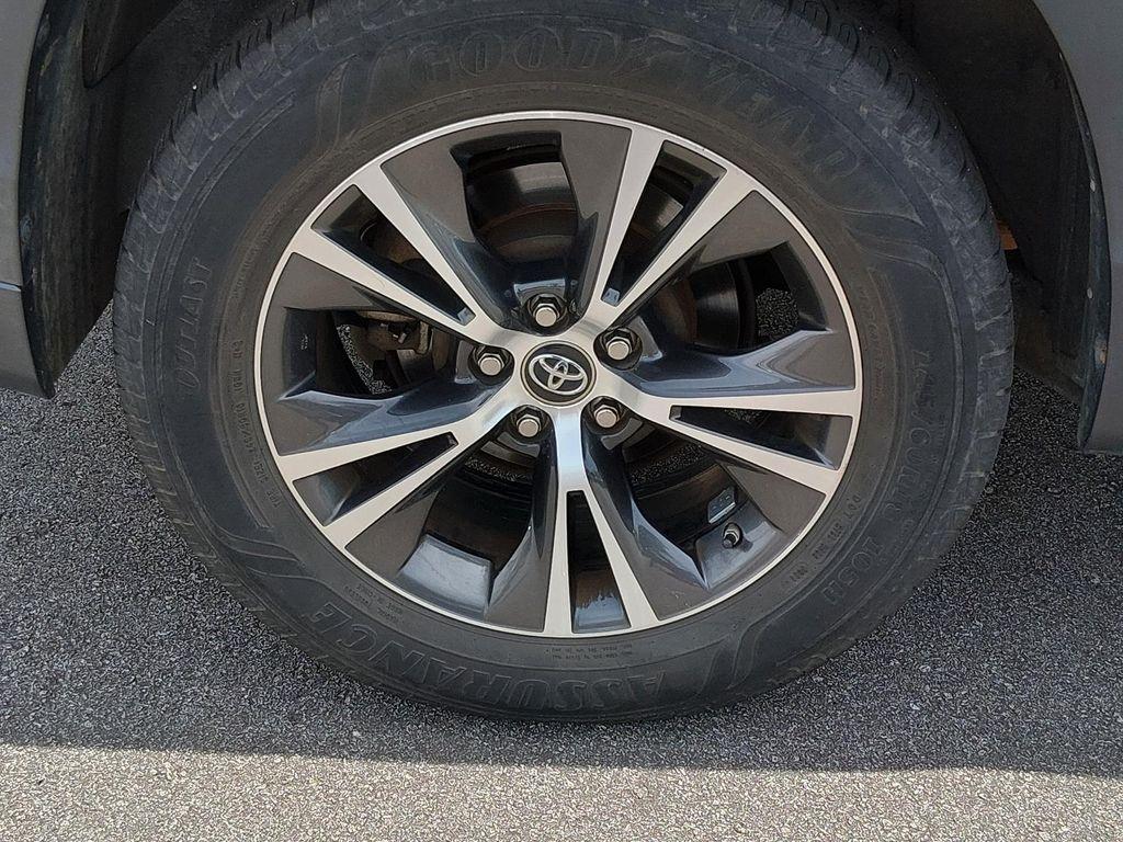 used 2016 Toyota Highlander car, priced at $19,202