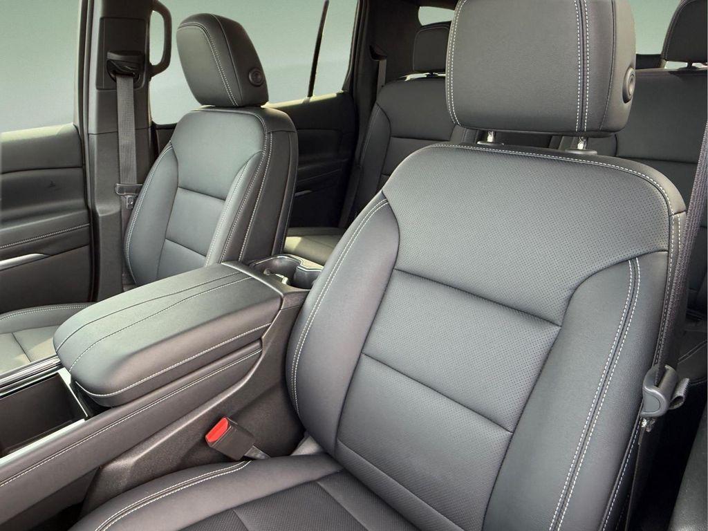 used 2026 Chevrolet Traverse car, priced at $39,574