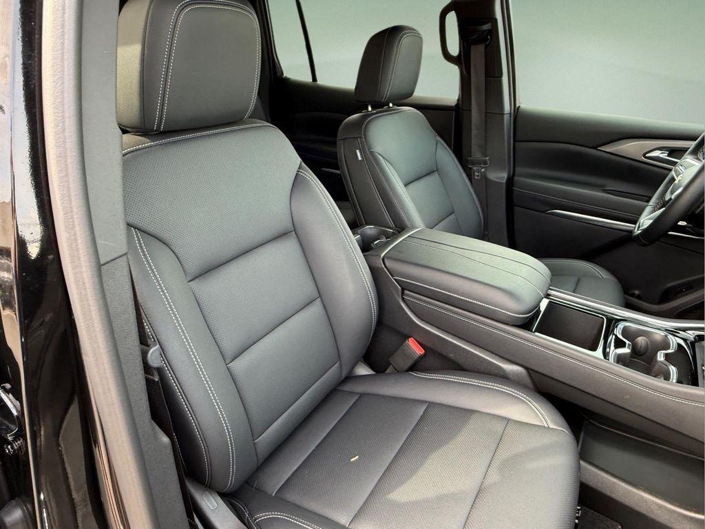 used 2026 Chevrolet Traverse car, priced at $39,574