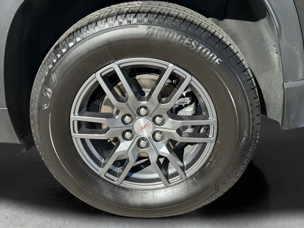 used 2025 GMC Acadia car, priced at $30,989