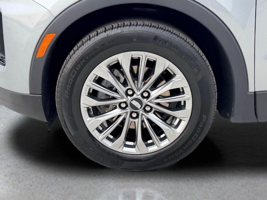 used 2025 Cadillac XT4 car, priced at $33,999