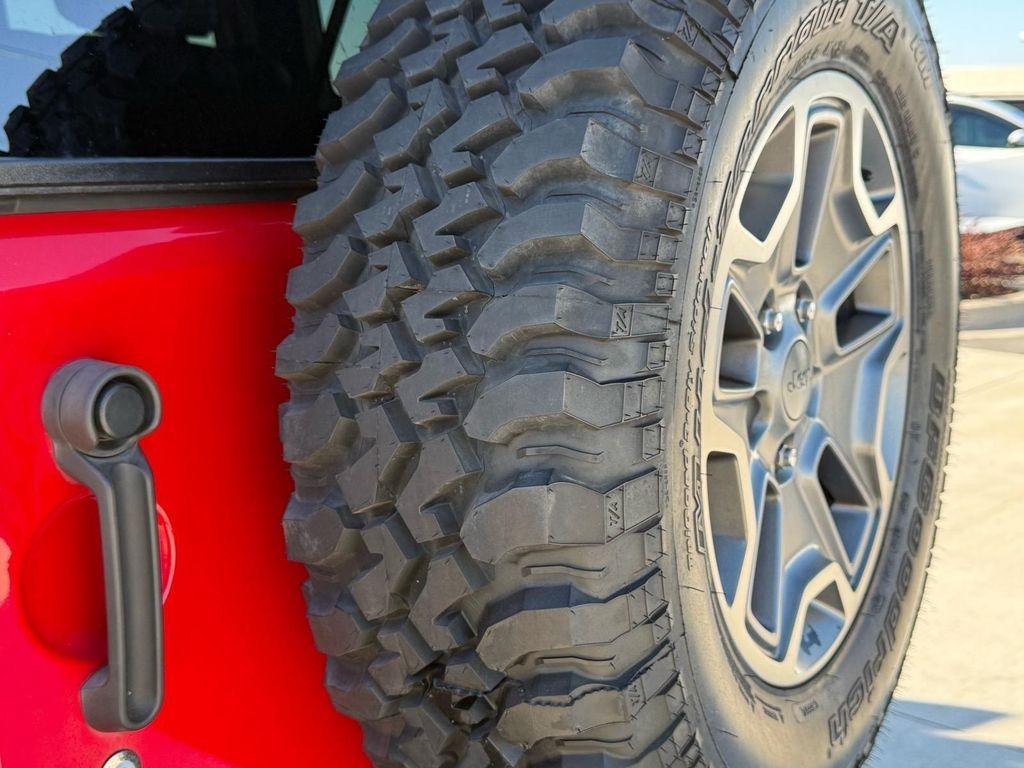 used 2015 Jeep Wrangler Unlimited car, priced at $19,997