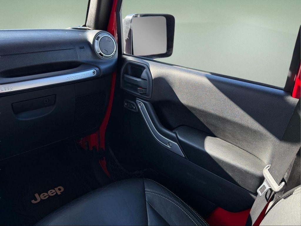 used 2015 Jeep Wrangler Unlimited car, priced at $19,997