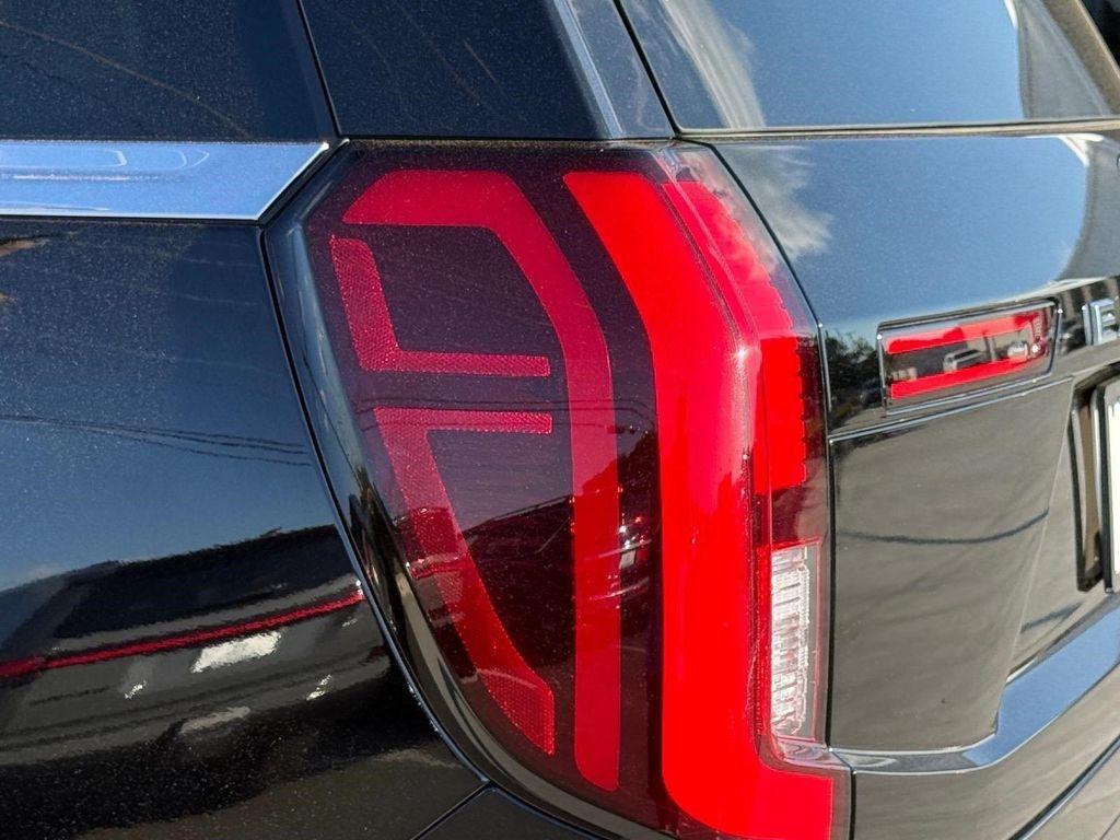 used 2025 Ford Expedition car, priced at $63,998