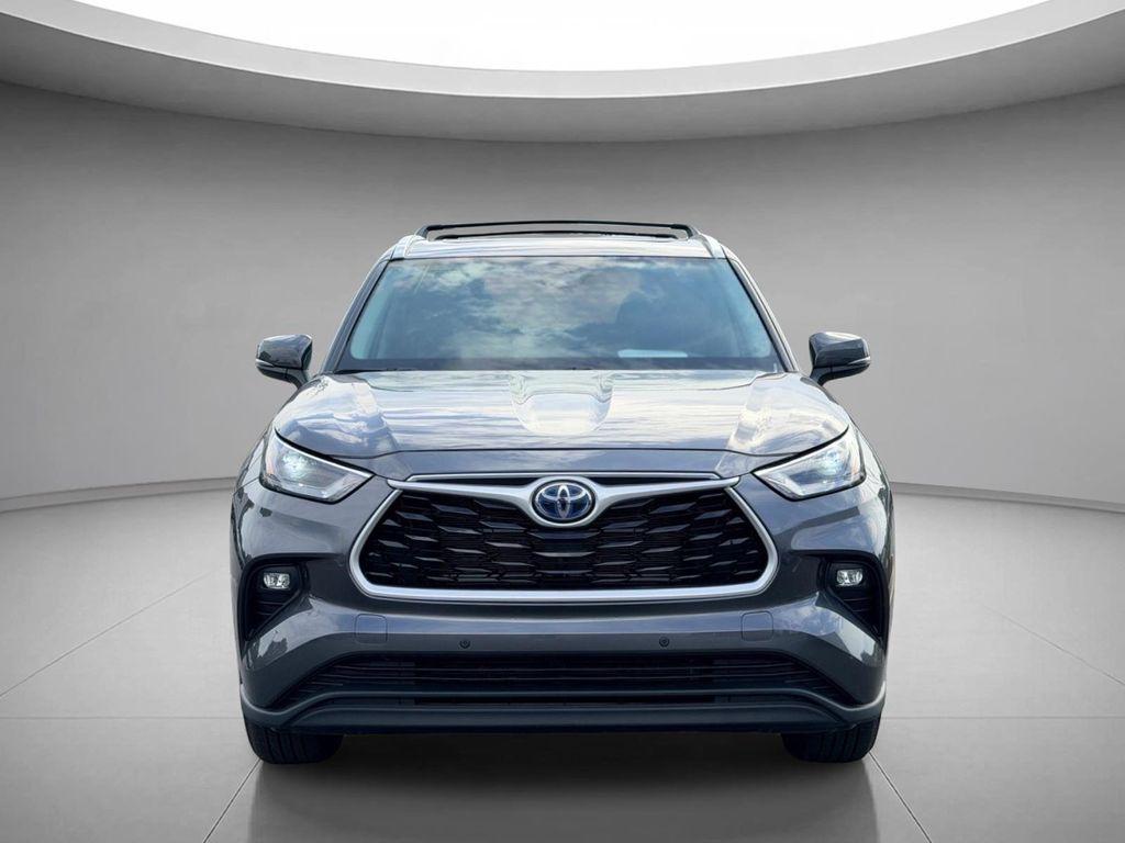 used 2024 Toyota Highlander Hybrid car, priced at $43,904