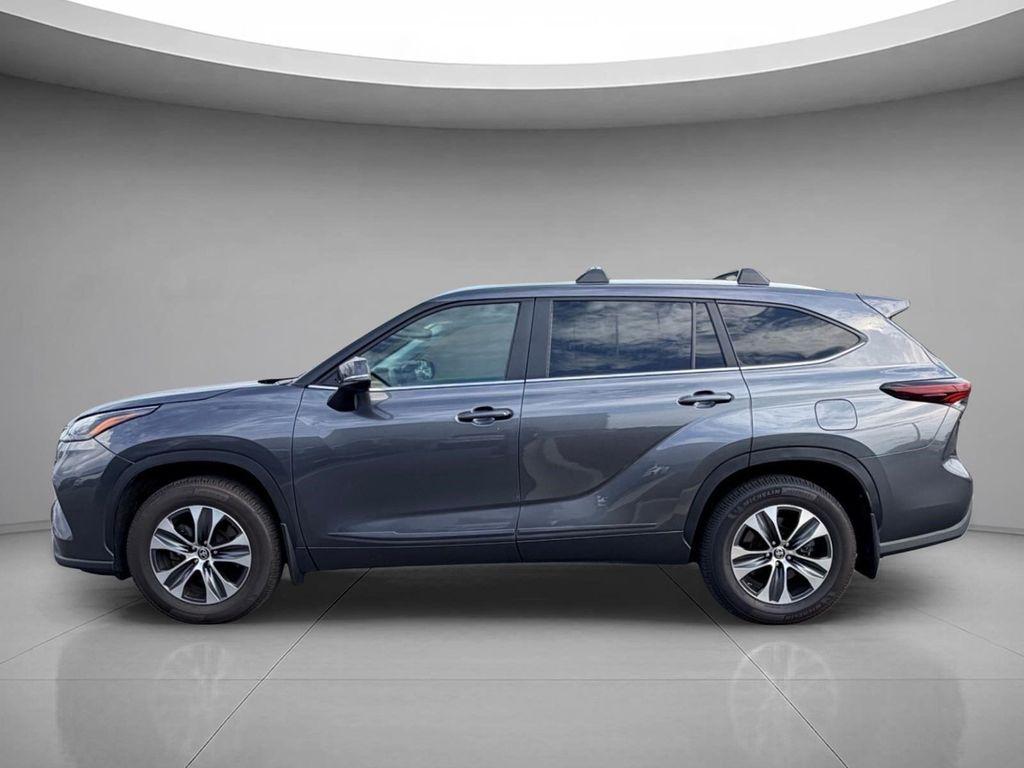 used 2024 Toyota Highlander Hybrid car, priced at $43,904