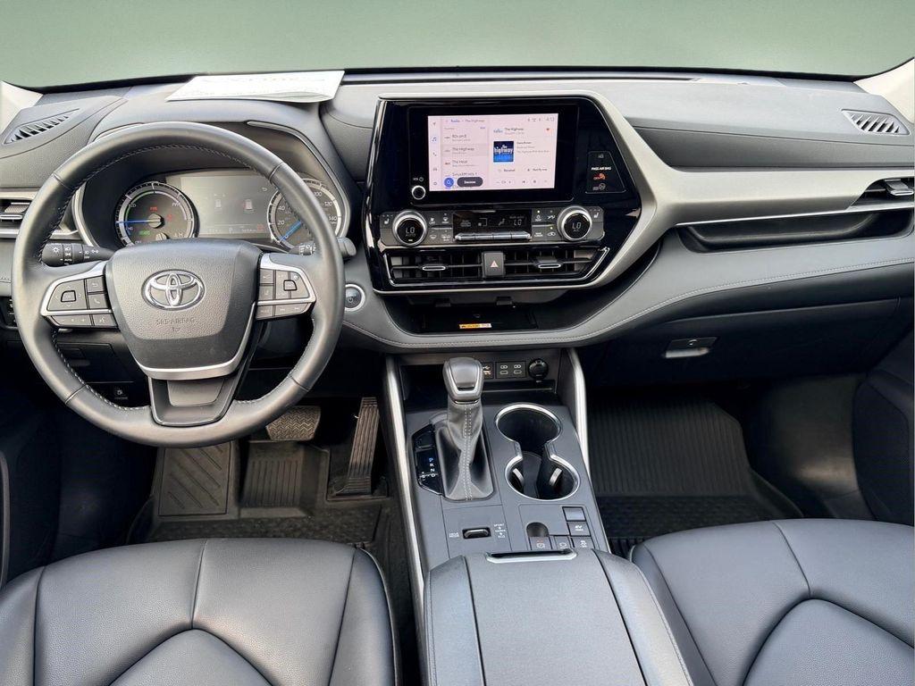 used 2024 Toyota Highlander Hybrid car, priced at $43,904