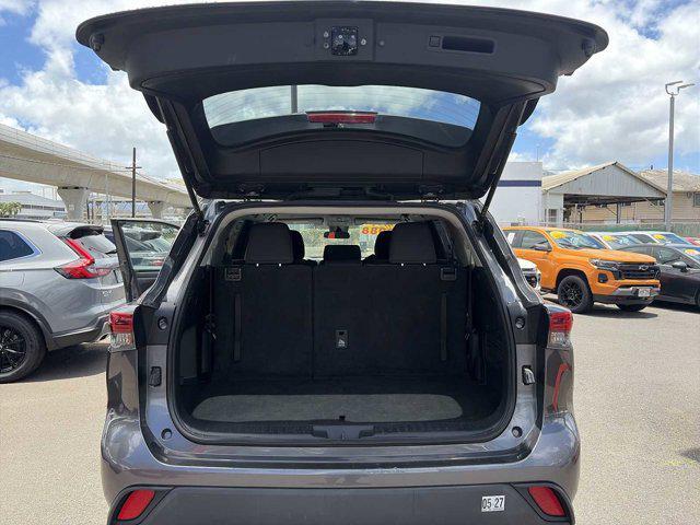 used 2023 Toyota Highlander car, priced at $28,988