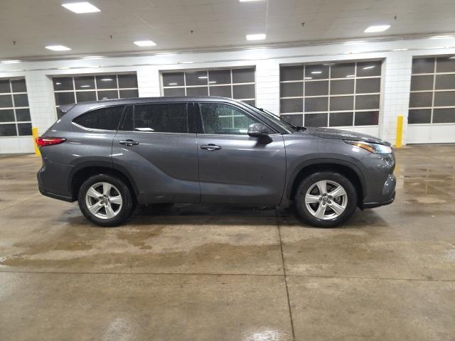 used 2021 Toyota Highlander car, priced at $25,500